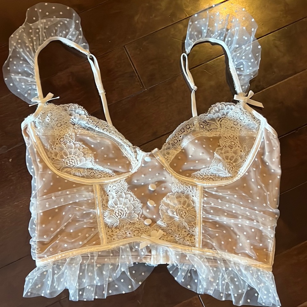 Lace crop top
